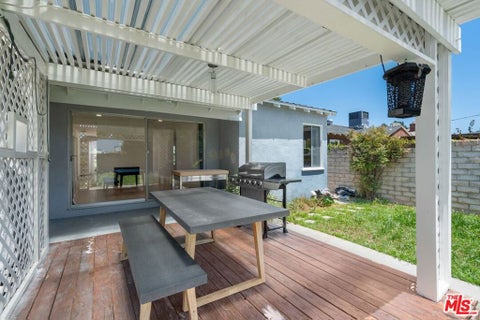 Tiny photo for 14348 Collins Street, Sherman Oaks, CA 91401 (MLS # 26848669)