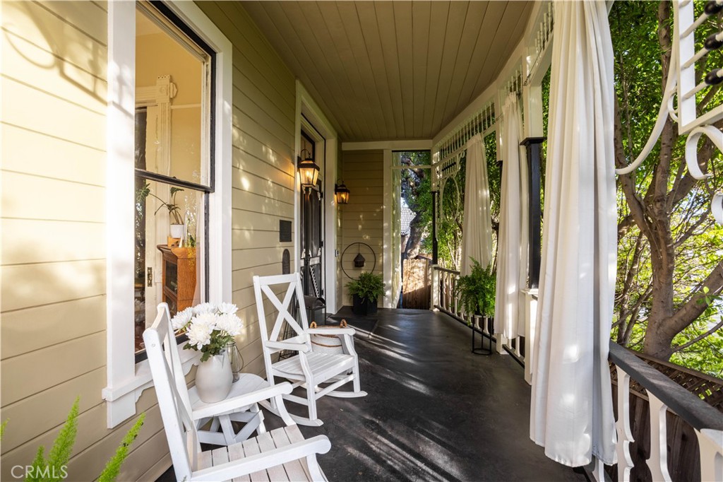 250 N Primrose Avenue