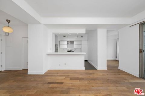 Photo of 7250 Franklin Avenue #511, Los Angeles, CA 90046 (MLS # 26831533)