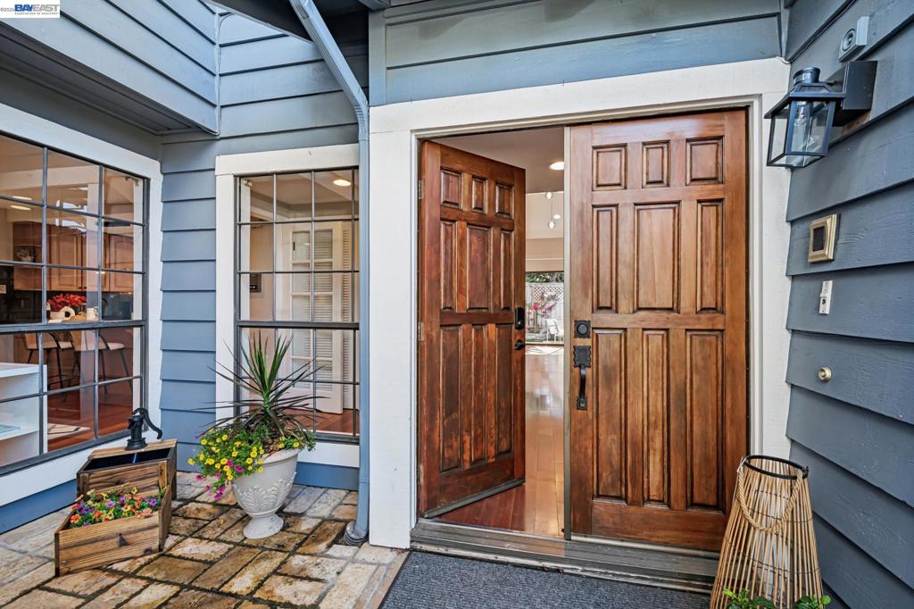 8 Avondale Lndg