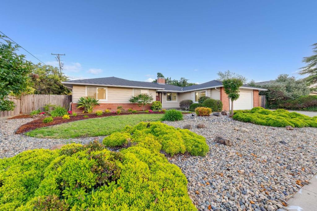 7424 Heatherwood Drive