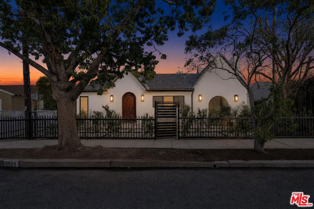 11404 Biona Drive