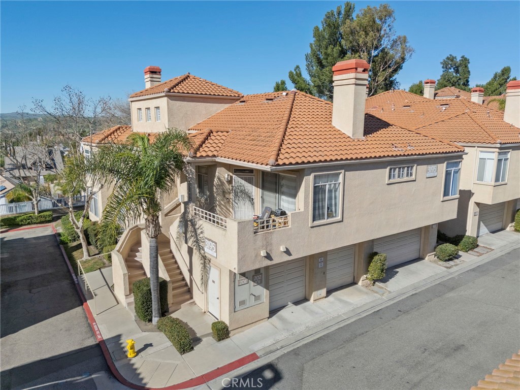 3195 Altura Court 101