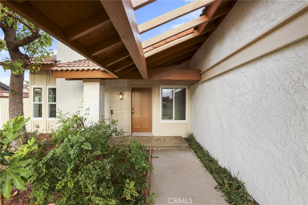 2703 S Fern Avenue