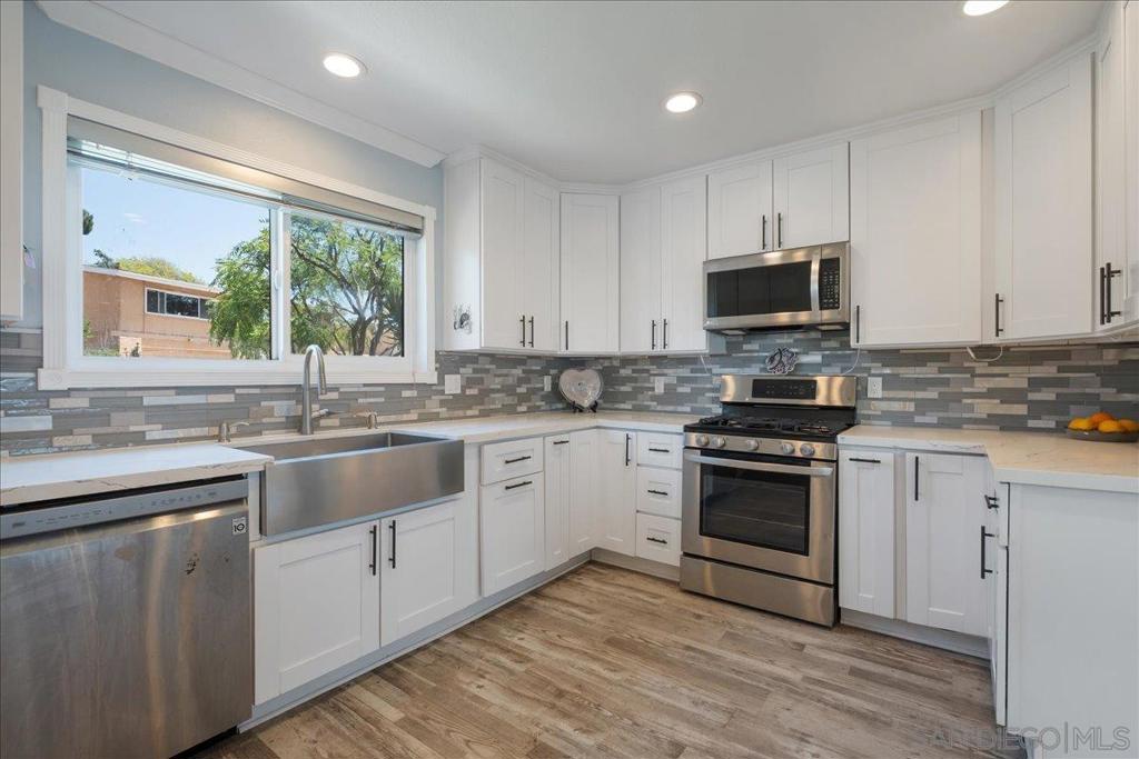 3834 Polaris Dr