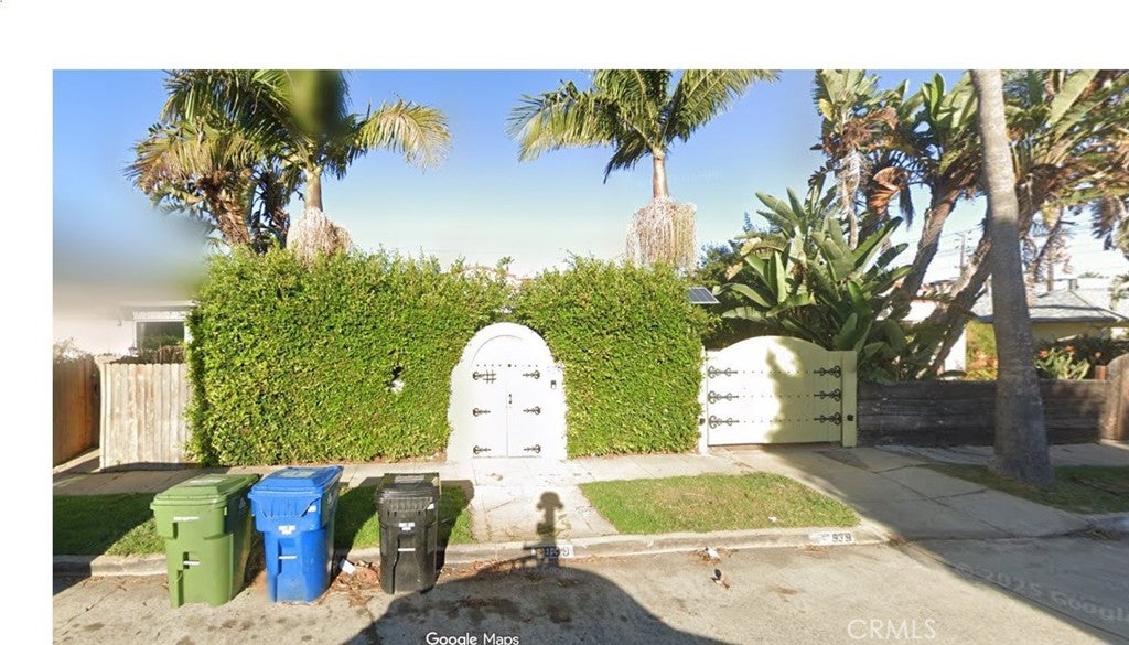 939 Victoria AVE
