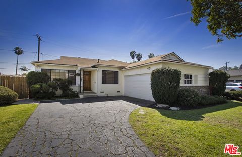 Photo of 4401 Mentone Avenue, Culver City, CA 90232 (MLS # 26659219)