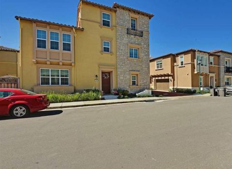 Photo of 414 Silvercrown Way, San Ramon, CA 94582 (MLS # ML82046161)