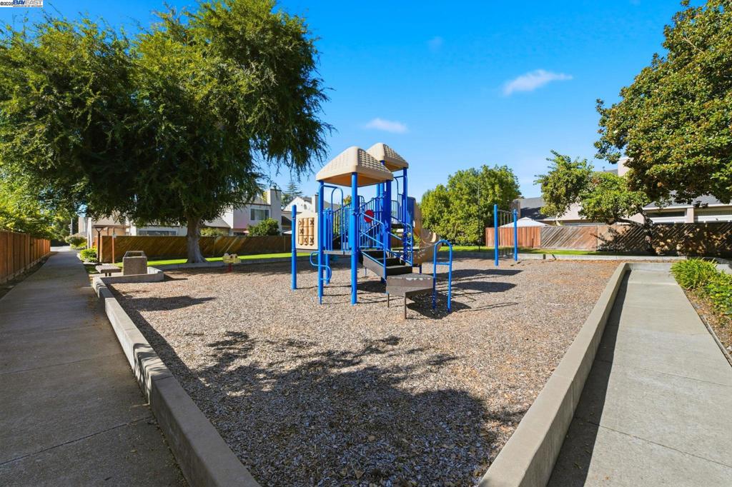 BRIARWOOD - Residential