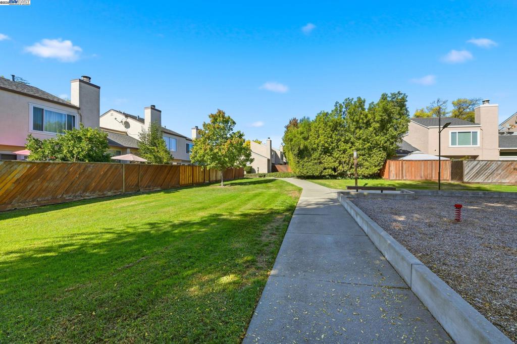 BRIARWOOD - Residential