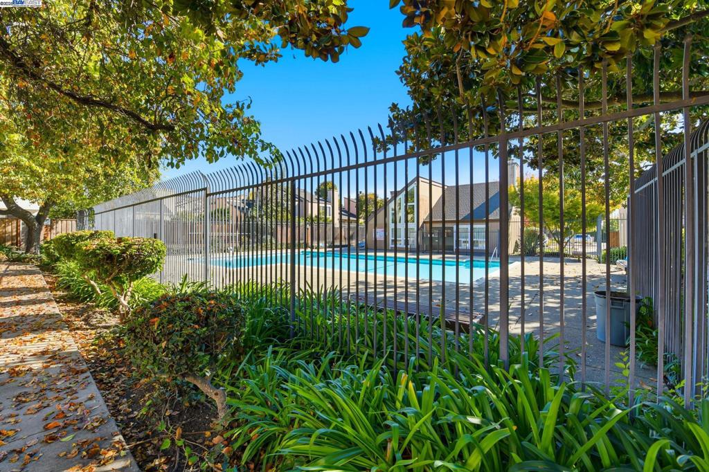 BRIARWOOD - Residential