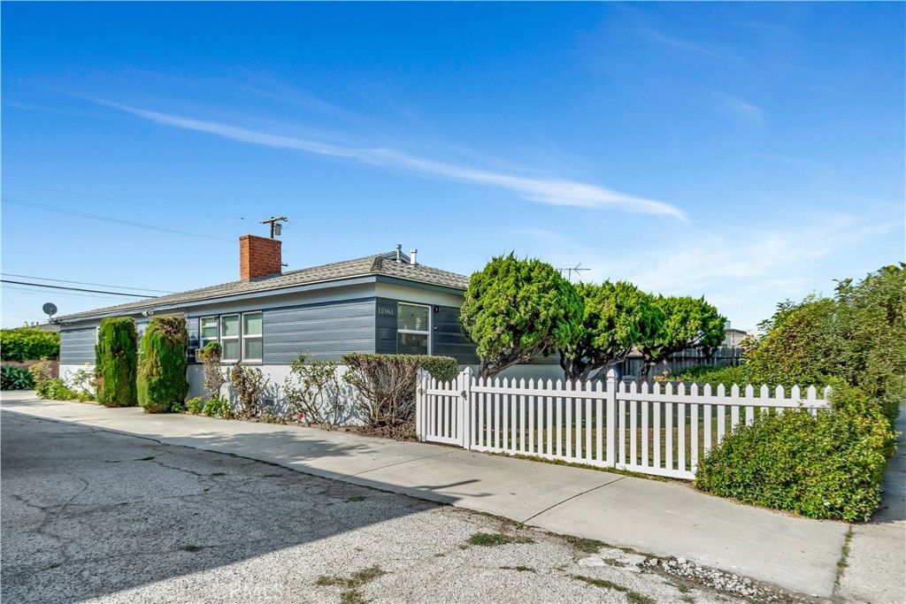 Photo of 12961 Panama Street, Los Angeles, CA 90066 (MLS # SR25141010)