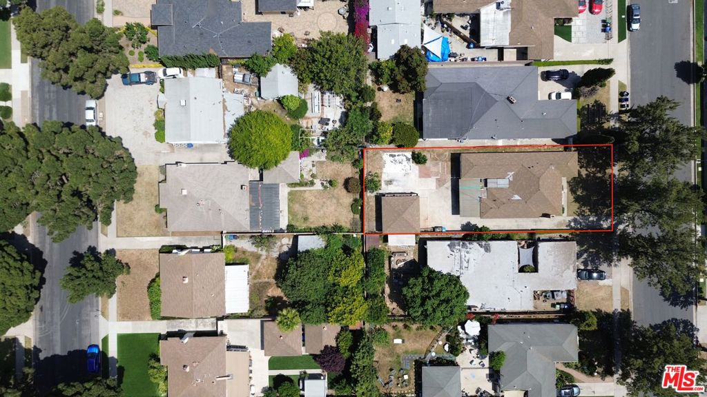 1932 Armacost Avenue