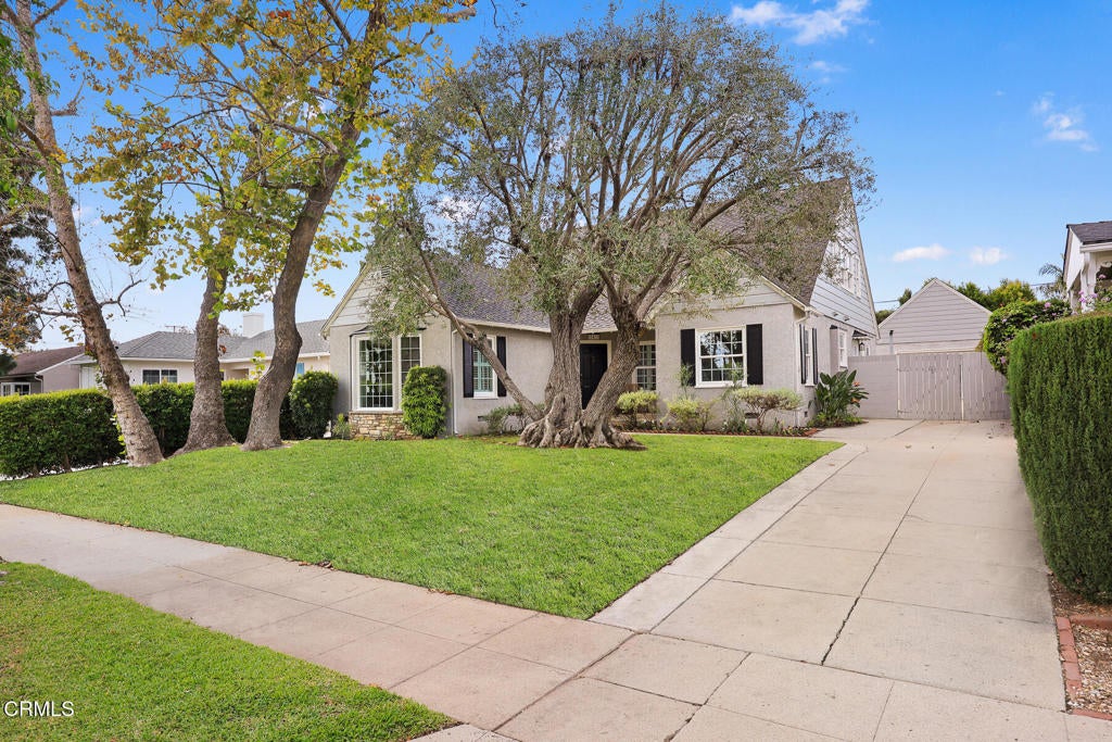 541 Segovia Avenue