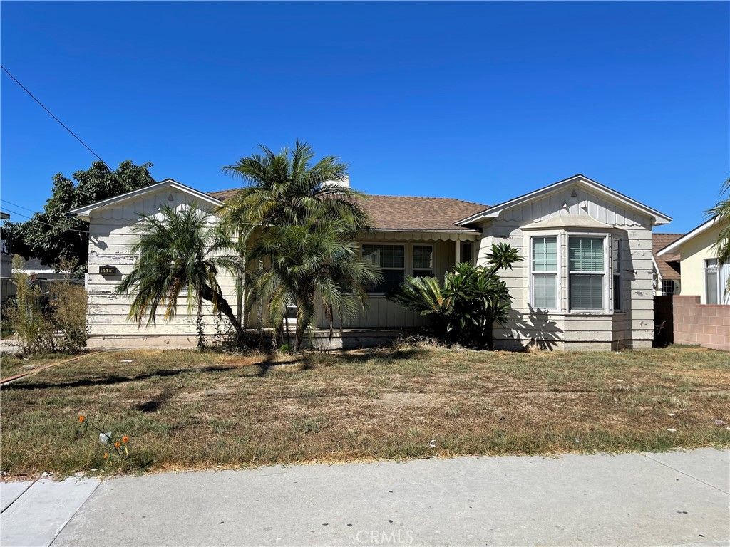 Photo of 6629 Walker Ave, Bell, CA 90201 (MLS # CV25261052)