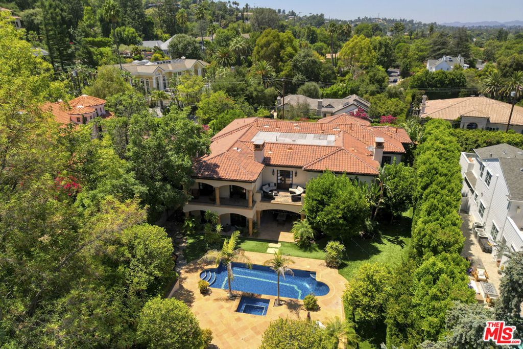 Photo of 4718 White Oak Avenue, Encino, CA 91316 (MLS # 25586229)