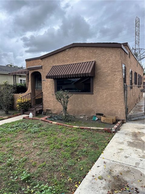 Photo of 131 E 99th St, Los Angeles, CA 90003 (MLS # IN25262302)