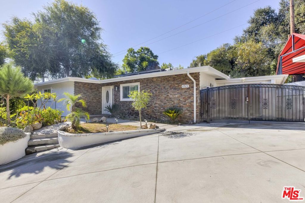 4923 Burgoyne Lane, La Canada Flintridge CA 91011