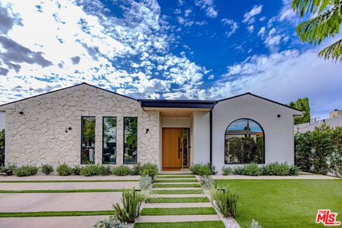 Photo of 4703 Saloma Avenue, Sherman Oaks, CA 91403 (MLS # 25620111)