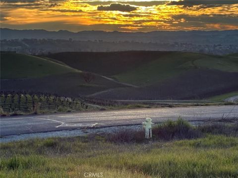 Tiny photo for 3834 Caroline Court, Paso Robles, CA 93446 (MLS # SC25222255)