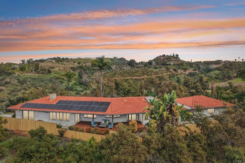 Photo of 2918 Los Campos Drive, Fallbrook, CA 92028 (MLS # NDP2601694)