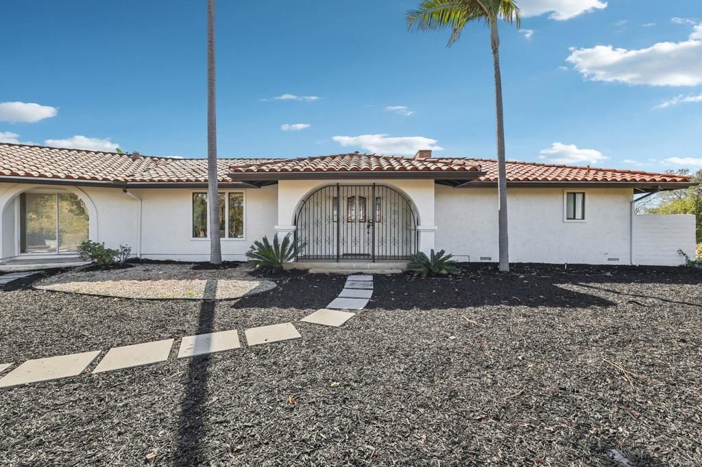 Photo of 2918 Los Campos Drive, Fallbrook, CA 92028 (MLS # NDP2601694)