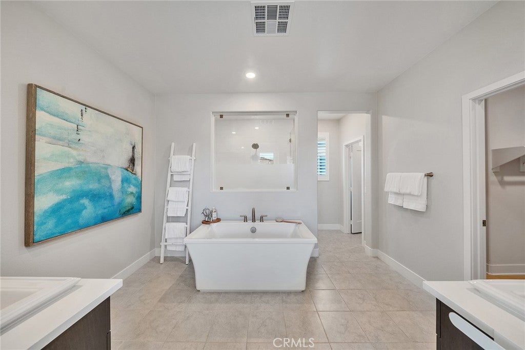 200 Chorus, Irvine CA 92618 - Photo 21
