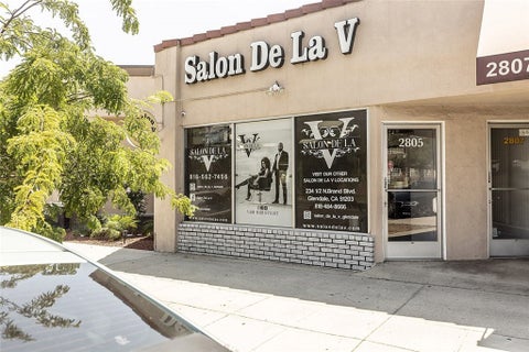 Photo of 2805 N Glenoaks Boulevard, Burbank, CA 91504 (MLS # SR26213378)