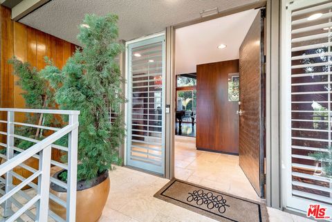 Photo of 11508 Thurston Circle, Los Angeles, CA 90049 (MLS # 26664195)