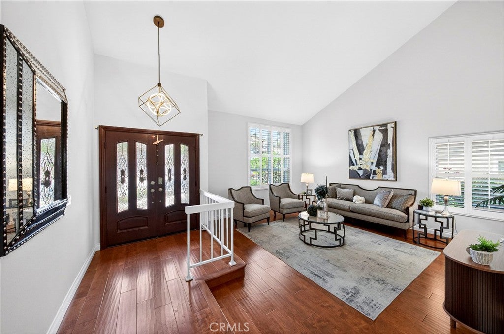 66 Hunter Point RD