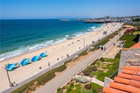 Tiny photo for 555 Esplanade #320, Redondo Beach, CA 90277 (MLS # SB25250424)