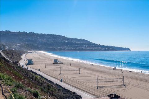 Tiny photo for 555 Esplanade #320, Redondo Beach, CA 90277 (MLS # SB25250424)
