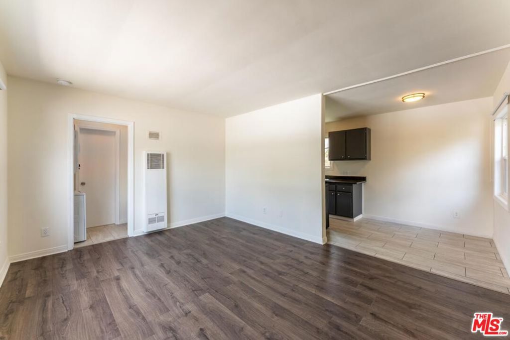 10708 1/2 Moorpark Street