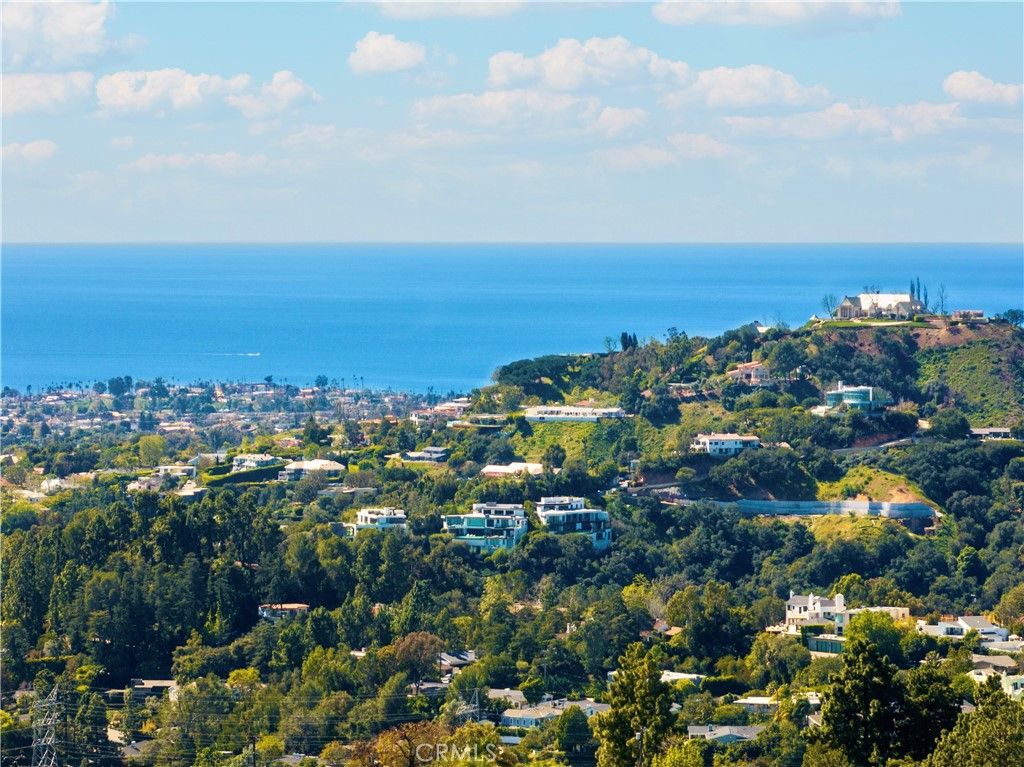 Photo of 1000 N Bundy Dr, Los Angeles, CA 90049 (MLS # OC26059349)