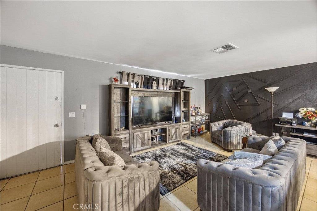 16337 Llanada