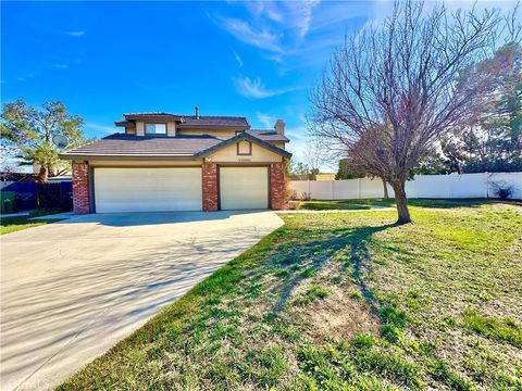 Photo of 45202 Pickford Ave, Lancaster, CA 93534 (MLS # PW26031633)