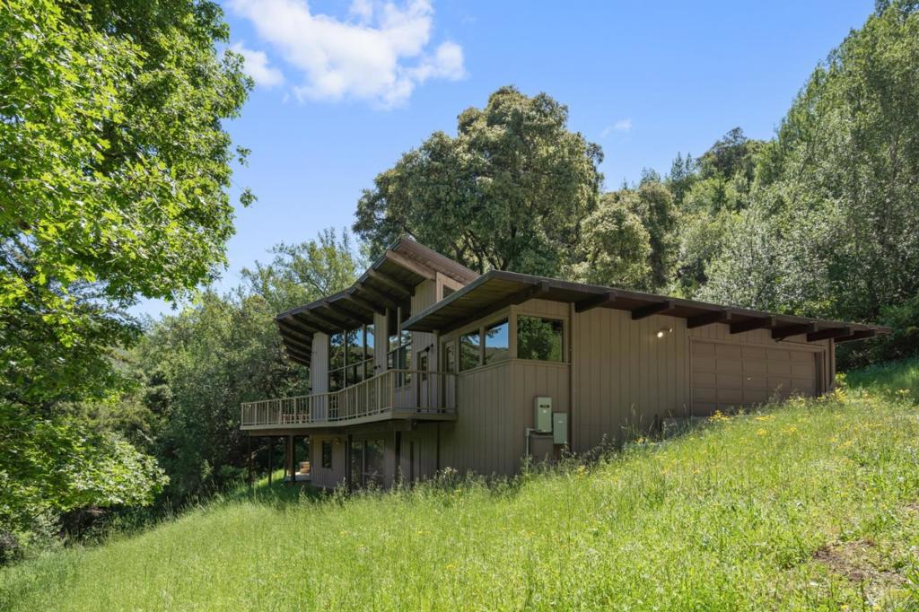 40 Deer Path Drive