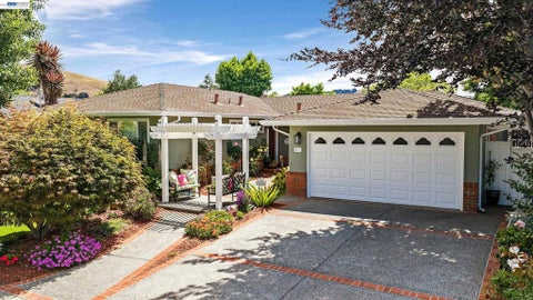 Photo of 524 Hillview Dr DR, Fremont, CA 94536 (MLS # 41138700)