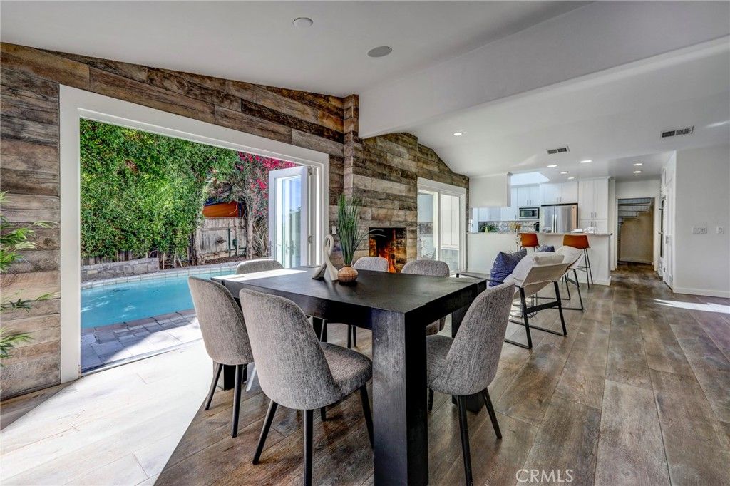 Photo of 11771 Laurelwood, Studio City, CA 91604 (MLS # SR25258188)