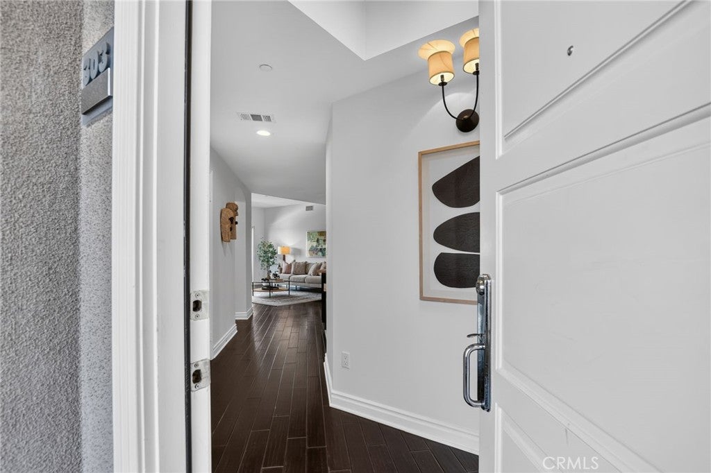 4424 Whitsett Avenue 303
