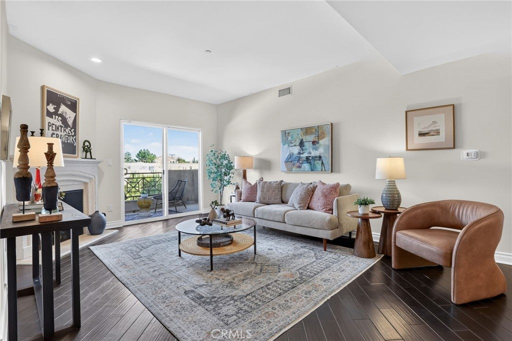4424 Whitsett Avenue 303