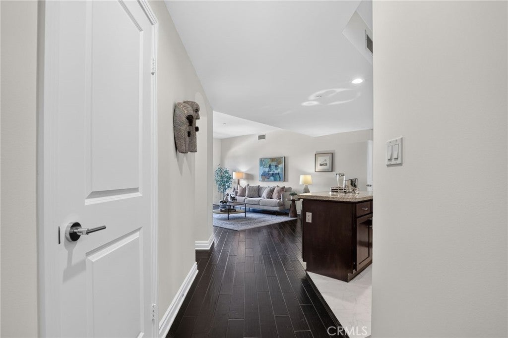 4424 Whitsett Avenue 303