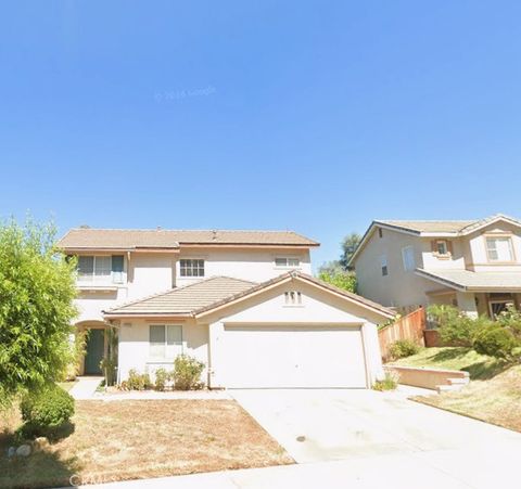 Photo of 12328 Edgecliff Avenue, Sylmar, CA 91342 (MLS # SR26100897)