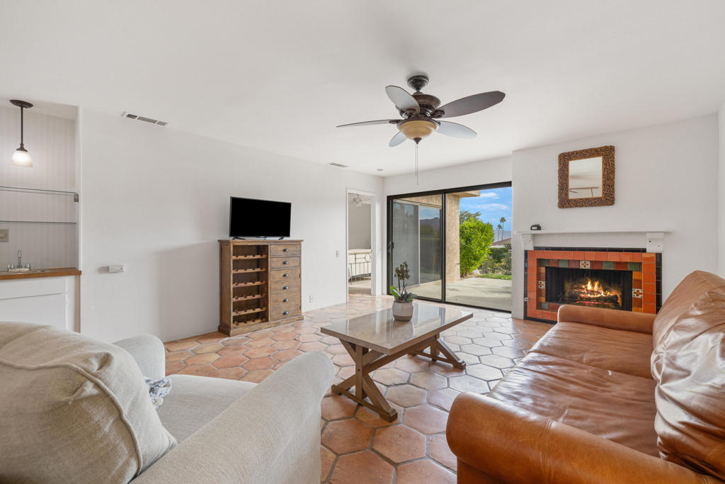 48980 Wildwood Lane