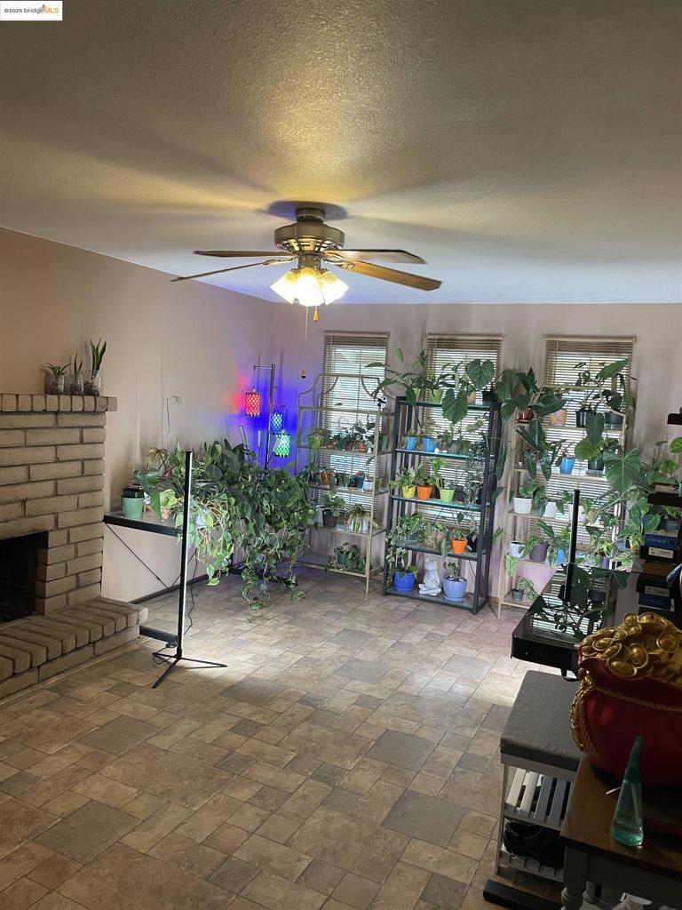 BRENTWOOD - Residential