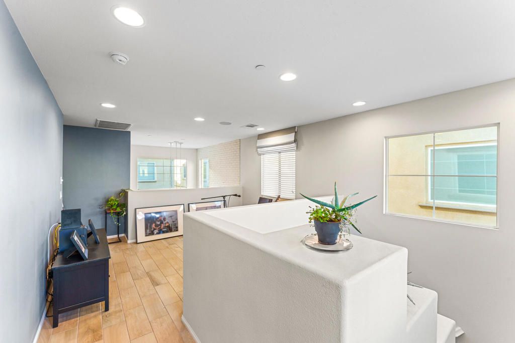 listing image 130728564840547661476