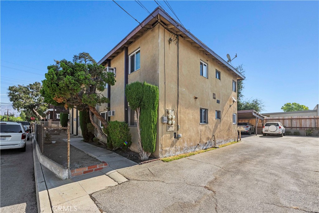 600 E Broadway