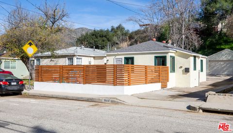 Photo of 9810 Hillhaven Avenue, Tujunga, CA 91042 (MLS # 26651013)