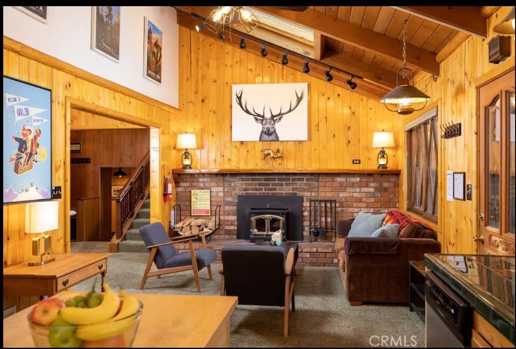 Photo of 1024 Cameron Dr, Big Bear Lake, CA 92315 (MLS # IG25267488)