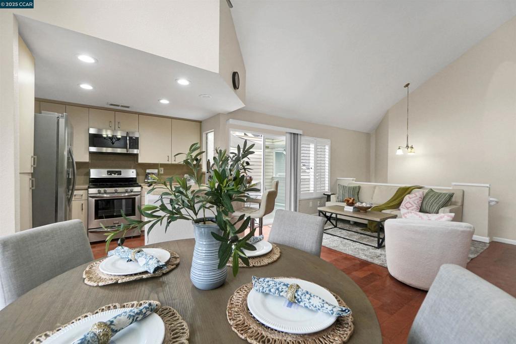 BAY POINTE - Residential